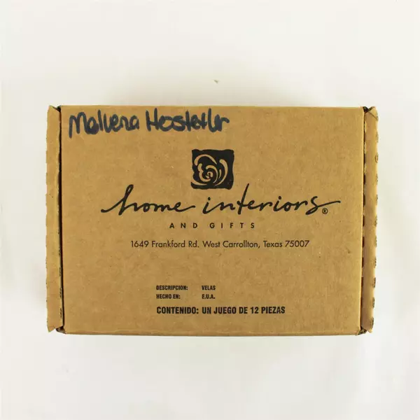 Set of 12 Home Interiors & Gifts White Linen & Gardenia Scented Candles