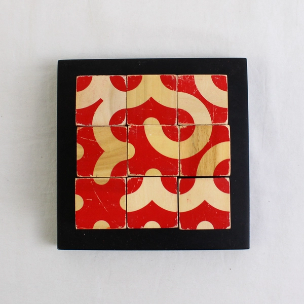 Nueve Perception Liberated Cube Brain Game 2003