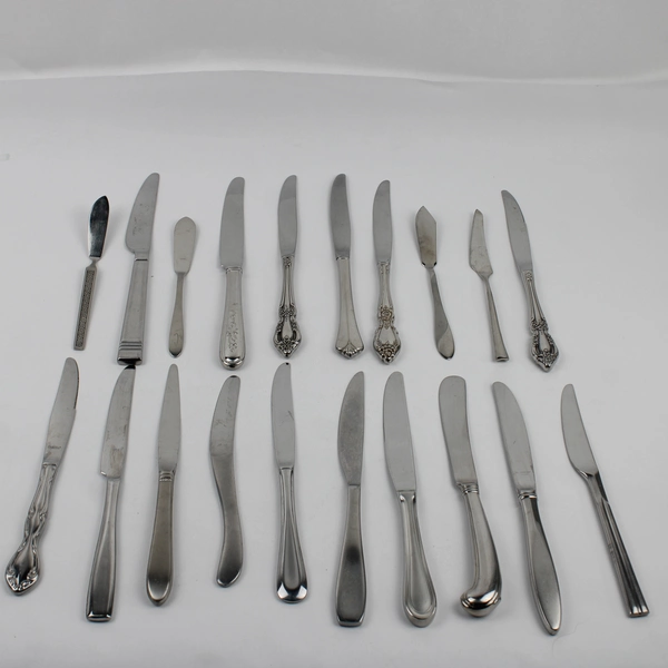 Lot of 20 Stainless Steel Mixed Dinner Knives Flatware