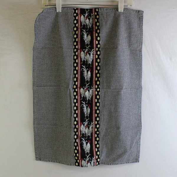 Dunroven Roosters Design Tea Towel 109059