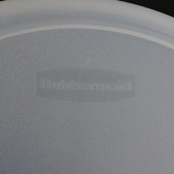 Rubbermaid Large White Plastic 1 Gallon Measuring Cup Pitcher with Handle 10.5"