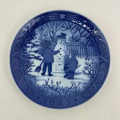 1985 Royal Copenhagen Snemanden The Snowman 7in Blue & White Plate