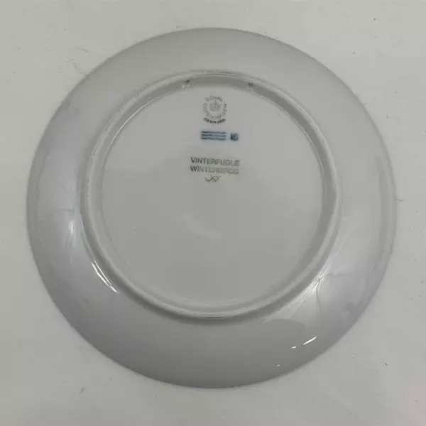 Royal Copenhagen 1987 Christmas Plate "Vinterfugle" 7.25" Collector