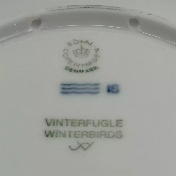 Royal Copenhagen 1987 Christmas Plate "Vinterfugle" 7.25" Collector