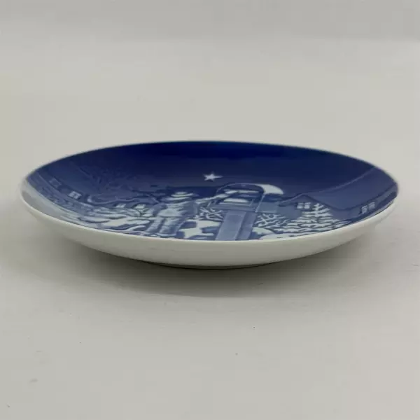 Copenhagen Porcelain Juleposten Sendes "The Christmas Letter" Collector Plate