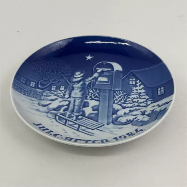 Copenhagen Porcelain Juleposten Sendes "The Christmas Letter" Collector Plate