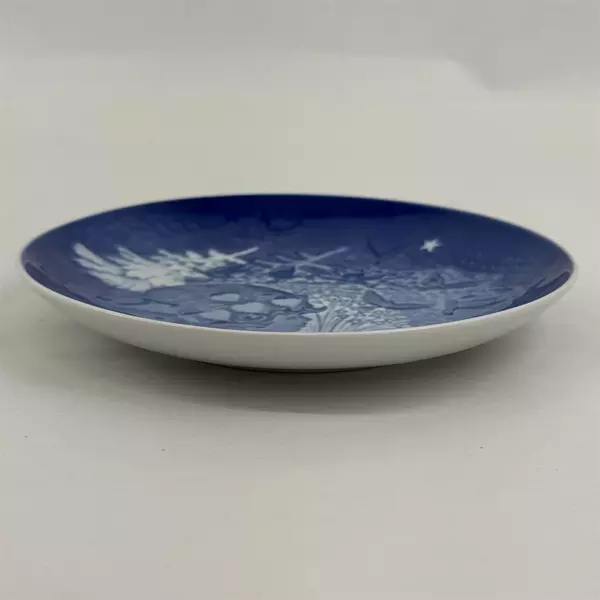 Bing & Grondahl 1981 Jule Aften 'Christmas Peace' 7in Collector Plate