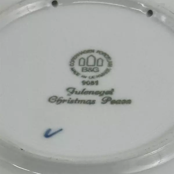 Bing & Grondahl 1981 Jule Aften 'Christmas Peace' 7in Collector Plate