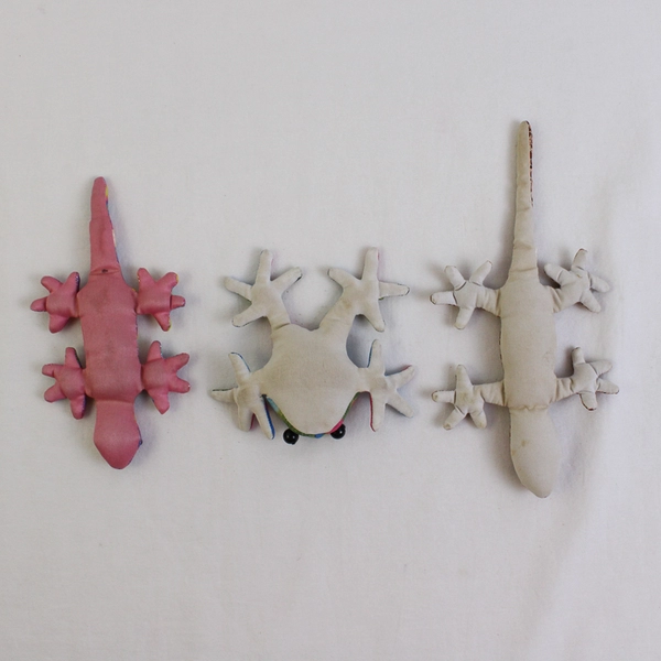 Lot of 3 Unbranded Sand Filled Lizard and Frog Toys 1990's