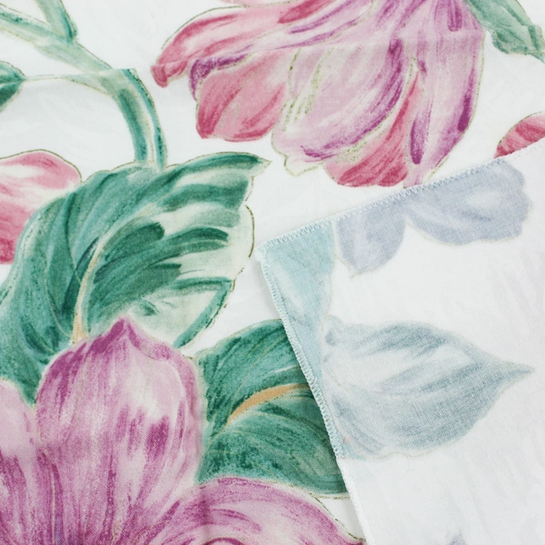 Lot Of 4 Unbranded Matching Fabric Tulip Floral Patterned Napkins 16.5" x 17"