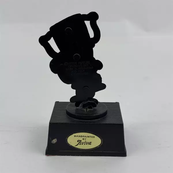 Vtg 1971  Aviva  Peanuts Snoopy Trophy Figure Winning Isn't Everything