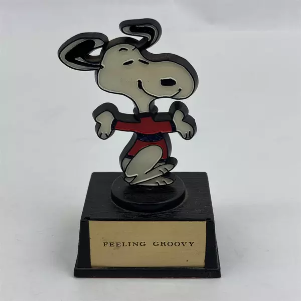  1970 Aviva Peanuts Snoopy Feelin Groovy Trophy Figurine