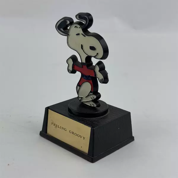  1970 Aviva Peanuts Snoopy Feelin Groovy Trophy Figurine