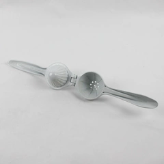 The Pampered Chef Citrus Press Solid White Colored Kitchen Tool/Utensil