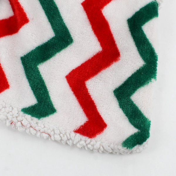 Unbranded Chevron Green/Red On White Small Fleece Throw Blanket 30" x 40"