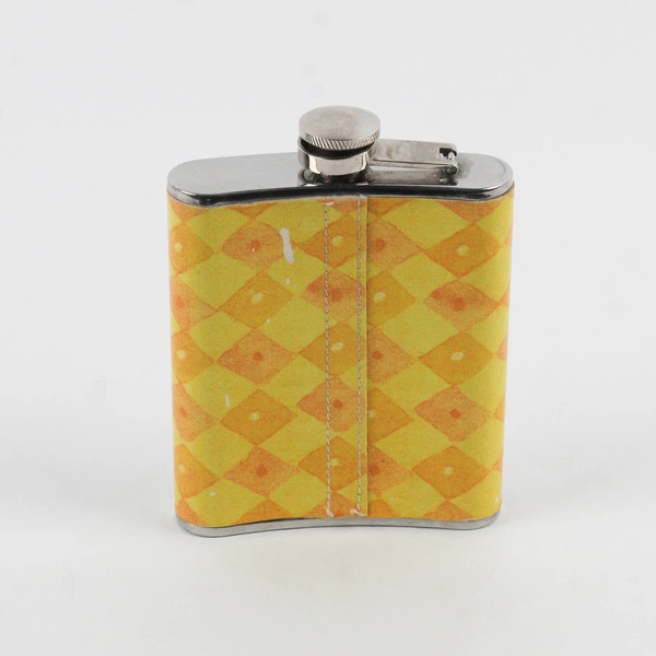 Unbranded Stainless Steel 7oz Hip Flask with Vintage Pin-Up Style Design