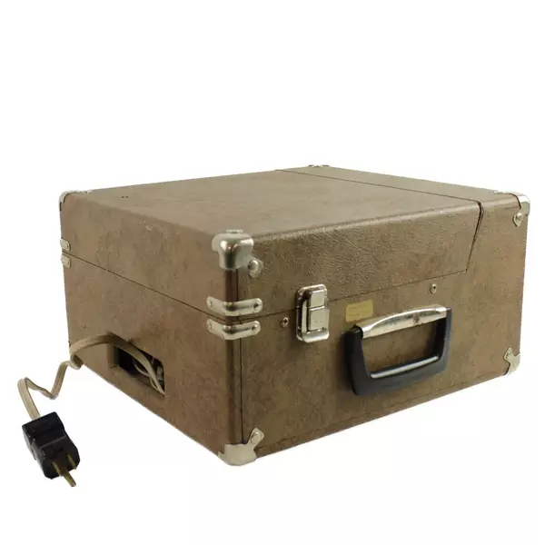 Audiotronics 320T Turntable Powers On Needs Replacement Needle Used