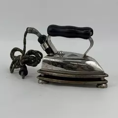 Antique American Beauty Iron With Stand Model No. 6 1/2 B  
