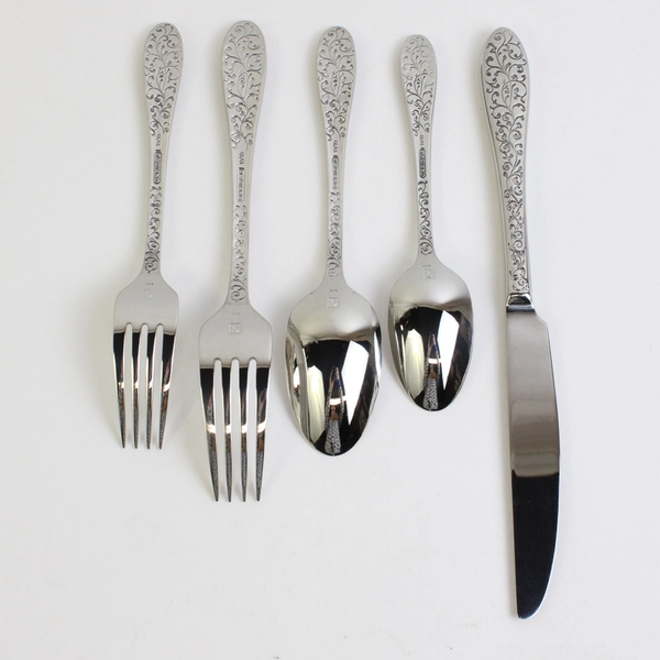 Lot Of 5 Oneida Silver Ivy Flourish (Stainless) Flatware 2 Forks 2 Spoons Knife