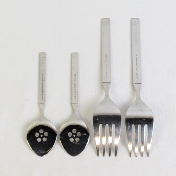 Lot Of 4 Oneida Silver Isabella (Stainless) Flatware 2 Serving Forks & 2 Jelly