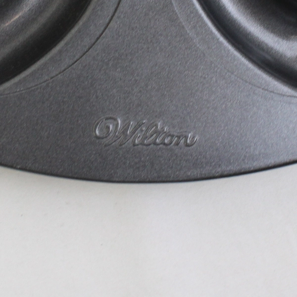 Wilton Non-Stick 6-Cavity Heart-Shaped Donut Baking Pan 8" x 12-1/2"