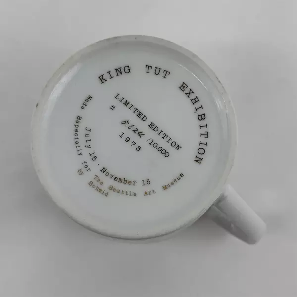 Schmid Seattle Art Museum King Tut Exhibition White Ceramic Mug 3.75" Tall