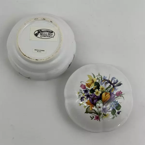  San Francisco Music Box Ceramic Lidded Trinket Box Wind Beneath My Wings Taiwan