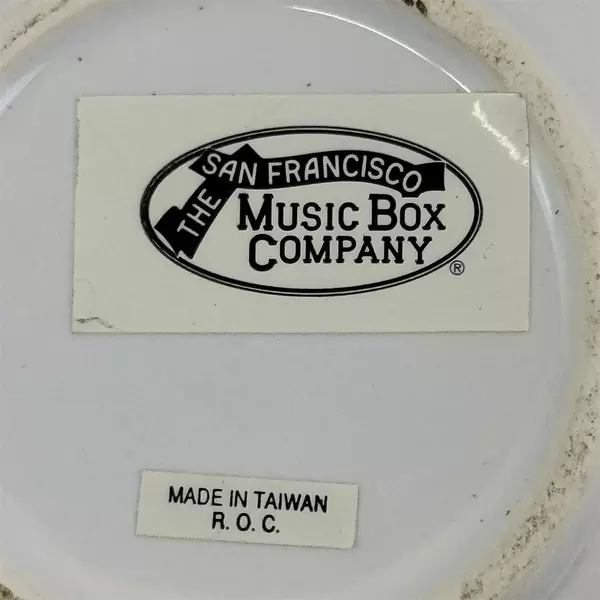  San Francisco Music Box Ceramic Lidded Trinket Box Wind Beneath My Wings Taiwan