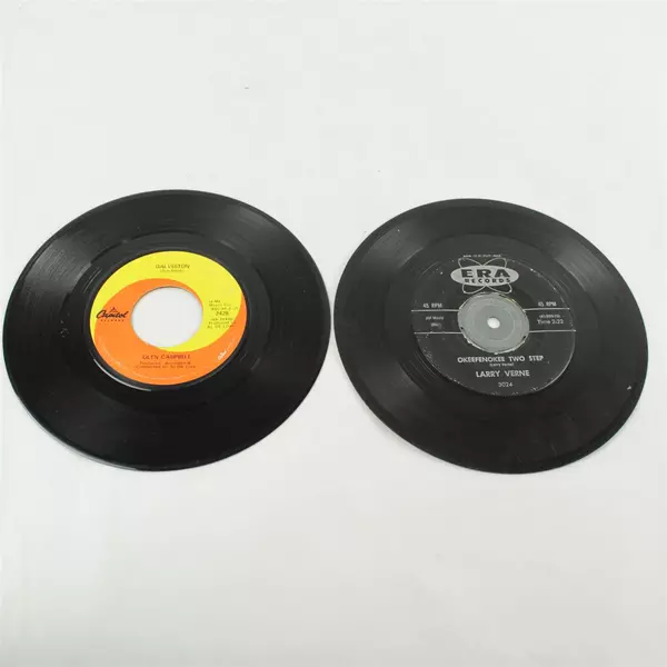 Lot of 2 45 RPM Singles Larry Verne 'Mr. Custer' & Glen Campbell 'Galveston'
