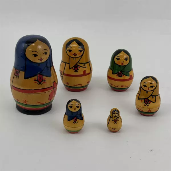 Vtg 6-Piece Russian Women Wearing Scarves Folk Art Nesting Dolls Set