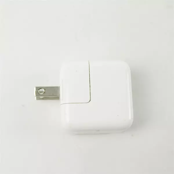 Apple A1357 10W USB Wall Charger Adapter for iPhone iPad iPod Untested