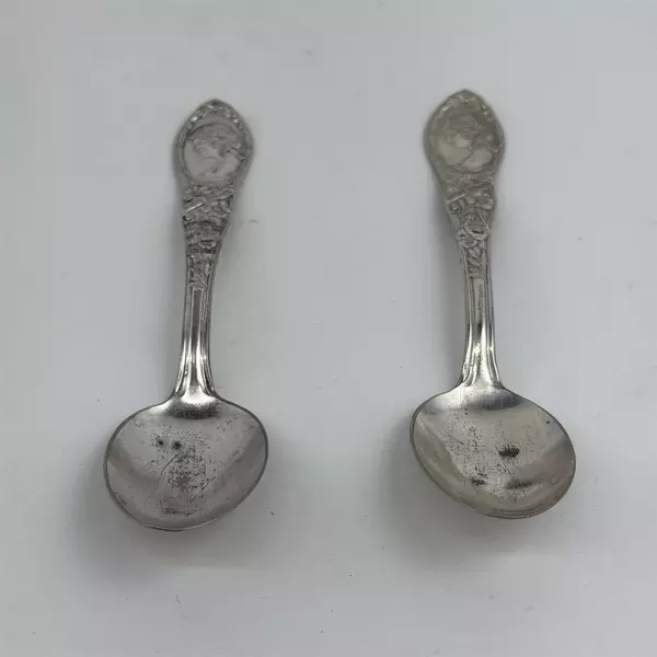 2 Vintage Wm Rogers & Son AA Mary Fuller Silver Plate Teaspoons 5.75"