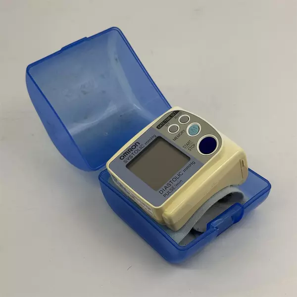 Omron Digital Wrist Blood Pressure Monitor HEM-629 in Plastic Case Portable