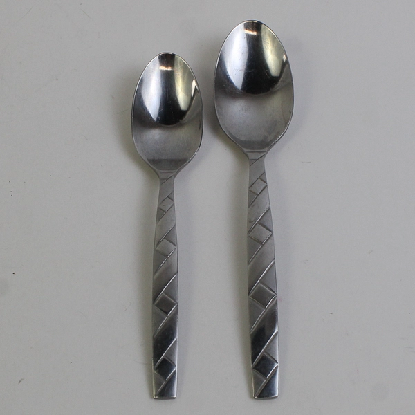 Lot Of 5 Oneida Silver OHS5462  (Stainless) Flatware 3 Soup Spoons & 2 Teaspoons