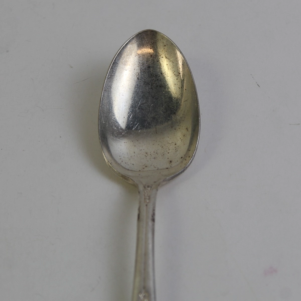 Lot Of 8 WM Rodgers IS Overlaid Flatware Dinner Spoons 7.5" Long