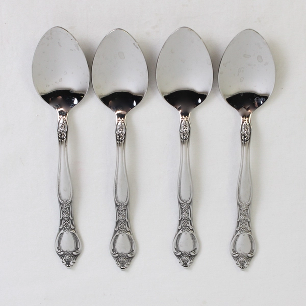 A Set of 4 Miracle Maid MMA2 Pattern Teaspoons Stainless Steel 6 Inches