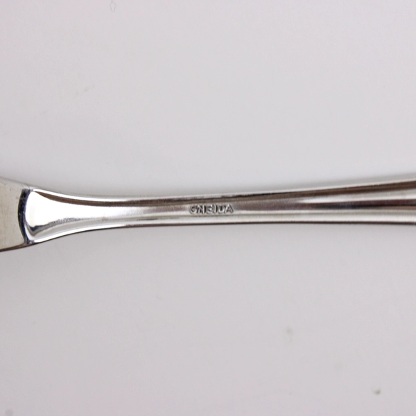 Lot of 2 Oneida Satin Sand Dune With Frosted Indent Butter Knives 6.3 Inches