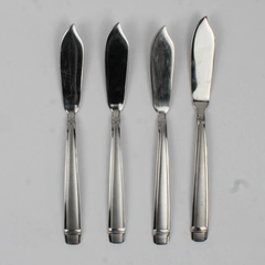 A Lot of 4 Reed & Barton 18/8 Stainless Durham-Matte Butter Knives 7.125 Inches