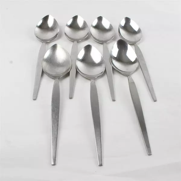 Lot of 7 Oneida Satinique Stainless Oval Place Spoons 7" 