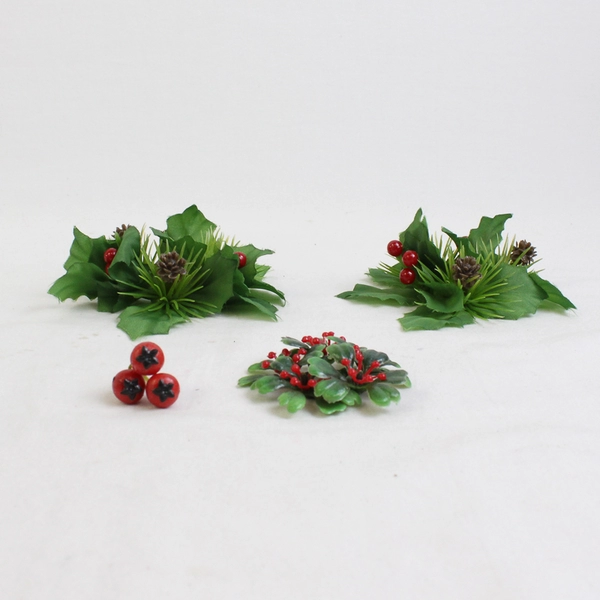 Lot of 8 Christmas Napkin Rings Artificial Holly Mistletoe