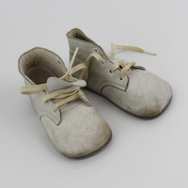 Vintage 1950's Mrs. Days Ideal Baby Shoes White Soft Leather W/Laces  Size 3.5