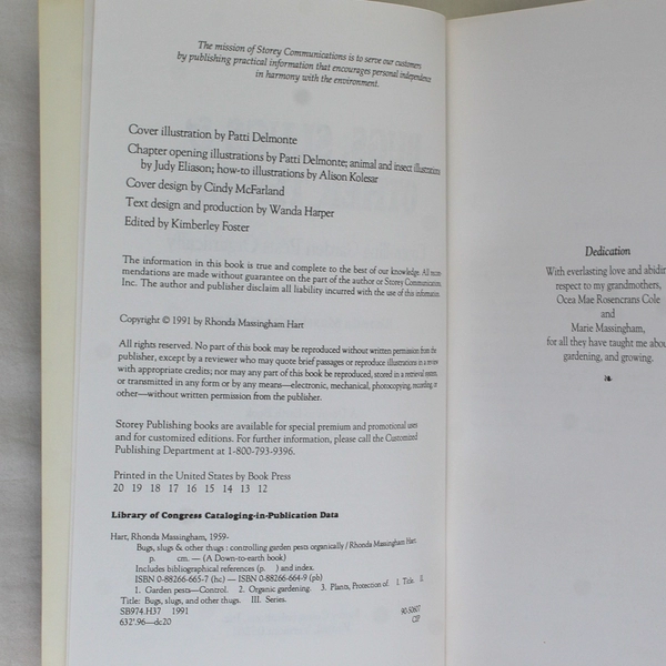 Bug Slugs & Other Thugs Controlling Garden Pests Organically Rhonda Hart 1991 PB