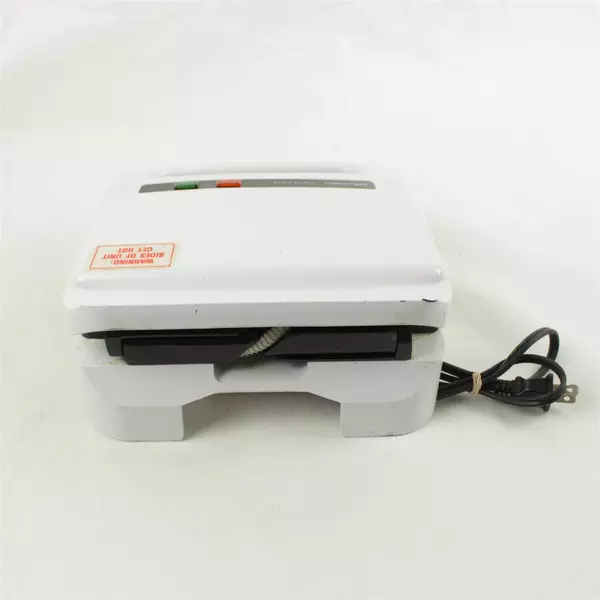 Betty Crocker BC-1958 Belgian Waffle Maker Non-Stick Used