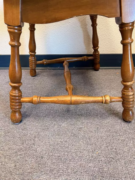 Set of 2 Vintage Flint Ridge Solid Maple Colonial Chairs