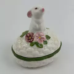 1982 Avon Bunny Rabbit  Ceramic Trinket Box Hand Painted 