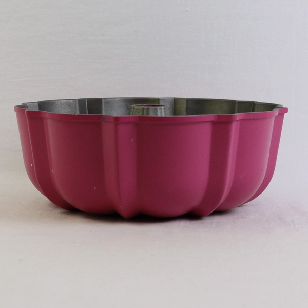 Nordic Ware Bundt Brand Fluted Tube Pan Cake Bakeware 12 Cups