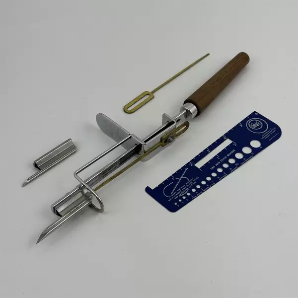 VTG  Rug Crafters Speed Tufting Rug Tapestry Tool Original Box