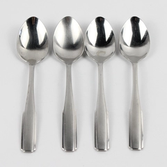 A Set of 4 Oneida Satin Fremont Pattern Stainless Teaspoons 6.125 Inches
