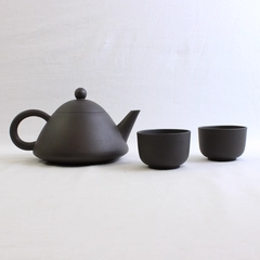 Chinese Zisha Clay Teapot with Two Matching Teacups Removable Tea Strainer