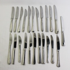 Mixed Lot of 23 Assorted Stainless Steel Dinner Knives Wedding Event Flatware